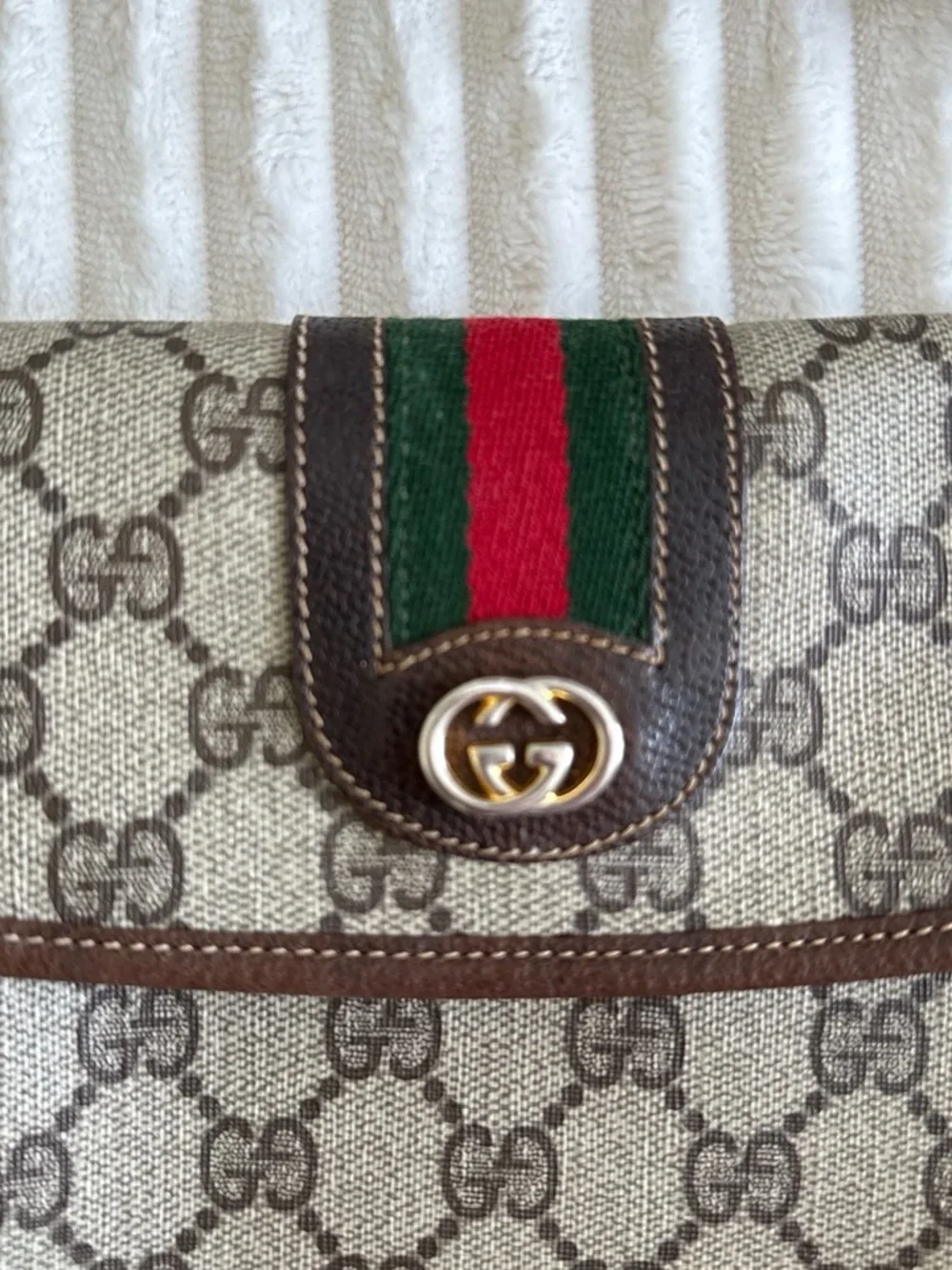 Gucci Beige Brown Monogram Crossbody with Green-Red Stripe - Picture 2 of 6